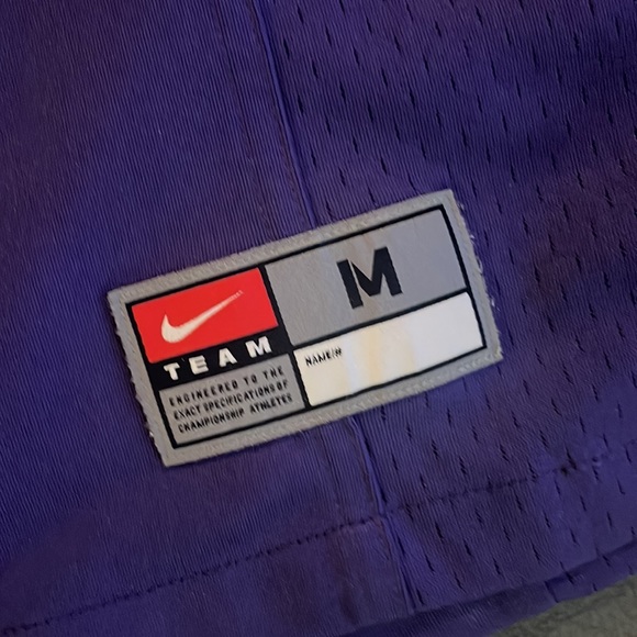 Huskies college jersey Sz men’s medium - Picture 2 of 3